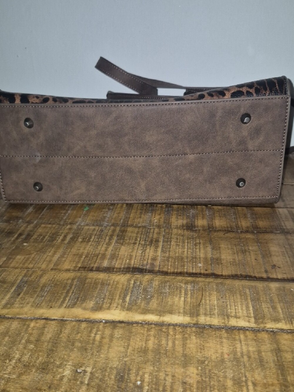 Sale NWOT Wrangler Leopard Print Satchel in Brown and Black - Picture 5 of 5